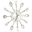 vægur med ske- og gaffeldesign 31 cm aluminium sølvfarvet