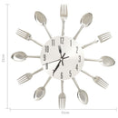vægur med ske- og gaffeldesign 31 cm aluminium sølvfarvet