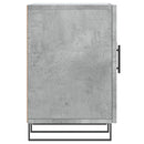 tv-bord 150x30x50 cm konstrueret træ betongrå