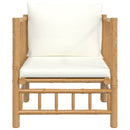 havesofa med cremehvide hynder bambus