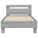 sengeramme med sengegavl 100x200 cm konstrueret træ grå sonoma