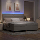 Box spring seng med LED-lysstrimler Gråbrun 200 x 200 cm Stof